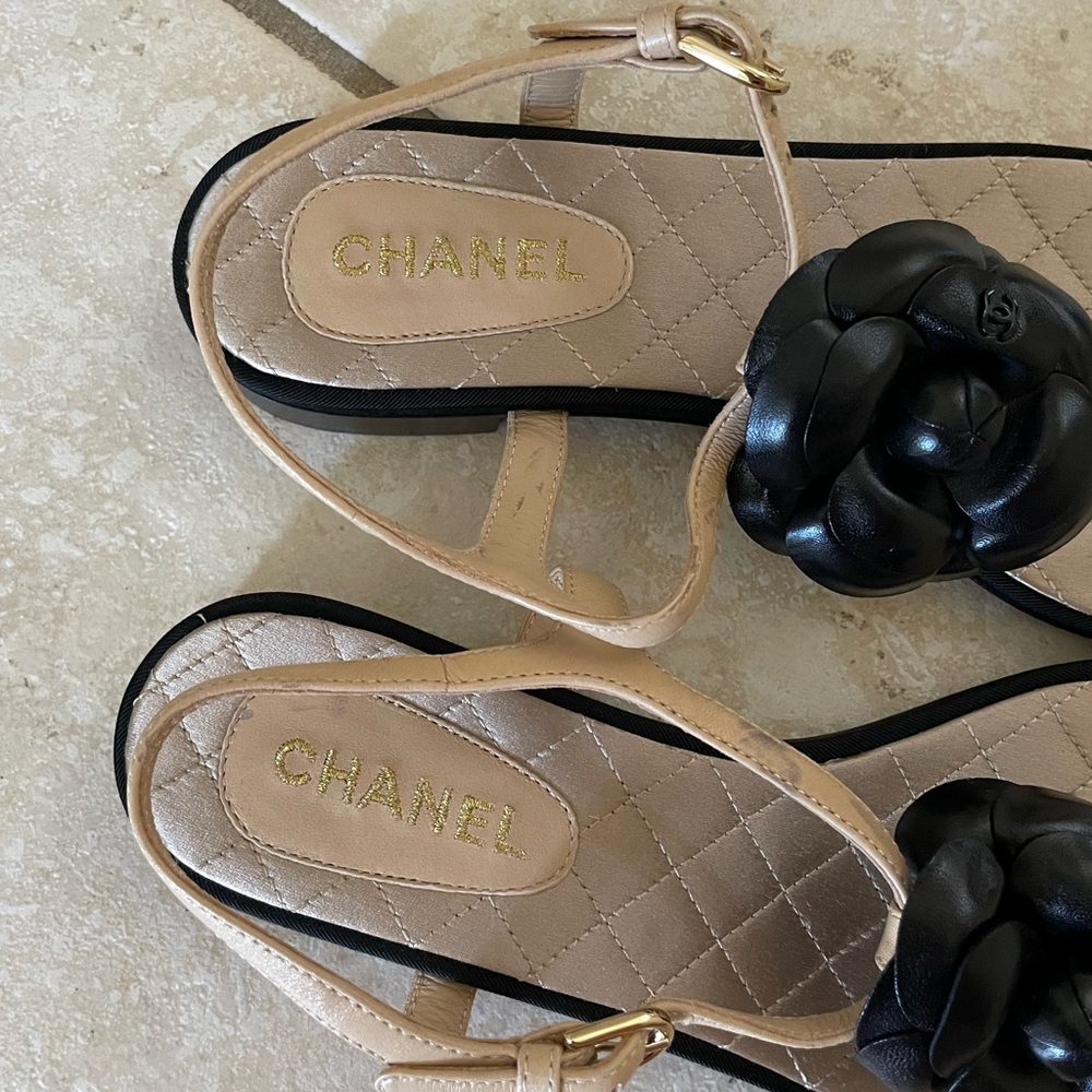 Chanel black beige camellia T-strap sandals 38C - Picture 7 of 8